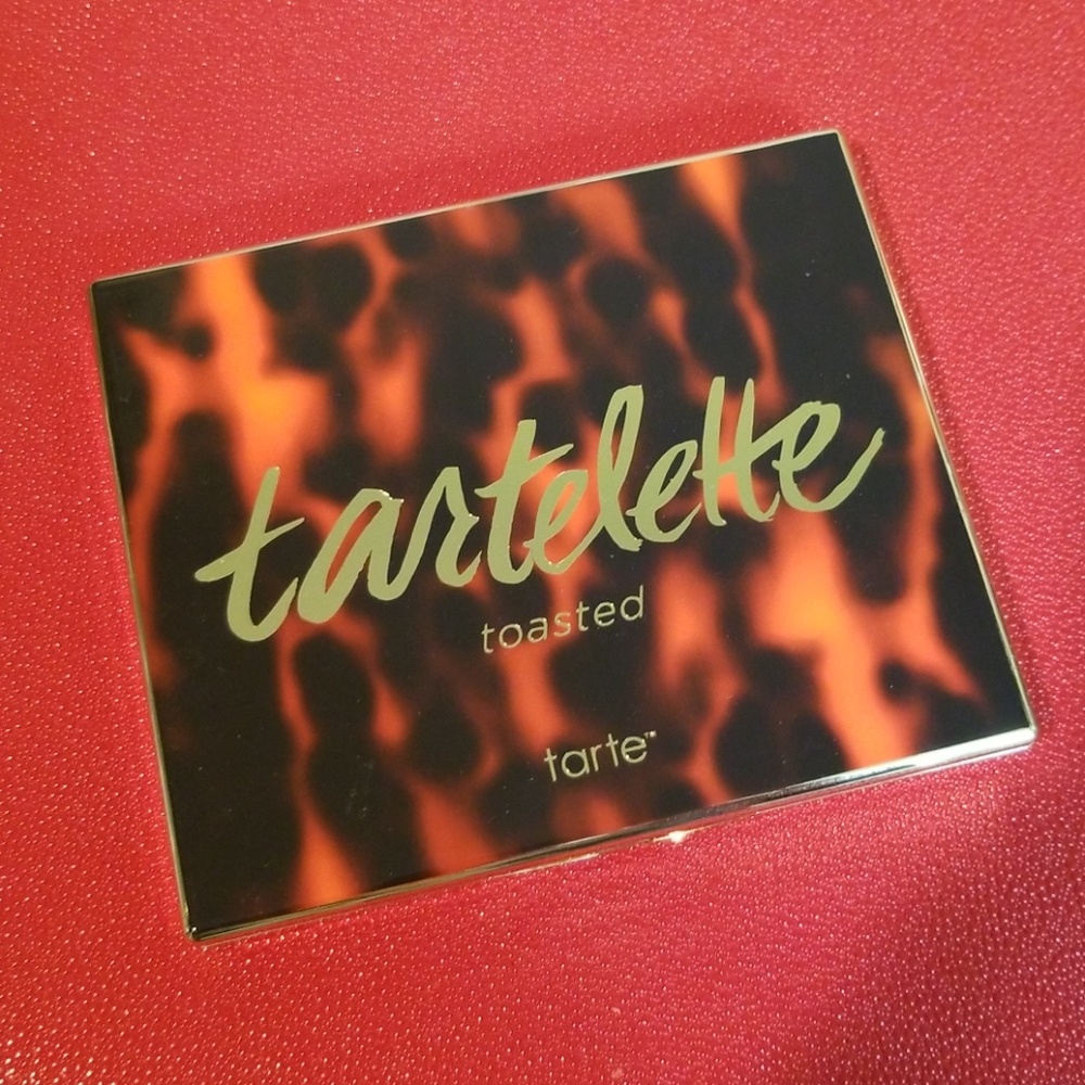 Tartlette Toasted eyeshadow palette